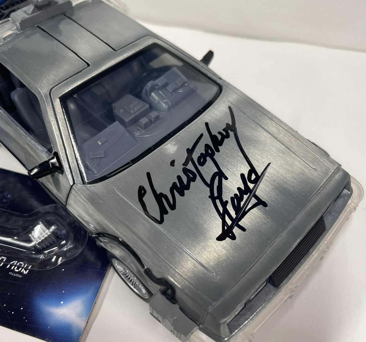 CHRISTOPHER LLOYD - BACK TO THE FUTURE - DELOREAN 1:24 TOY CAR - A