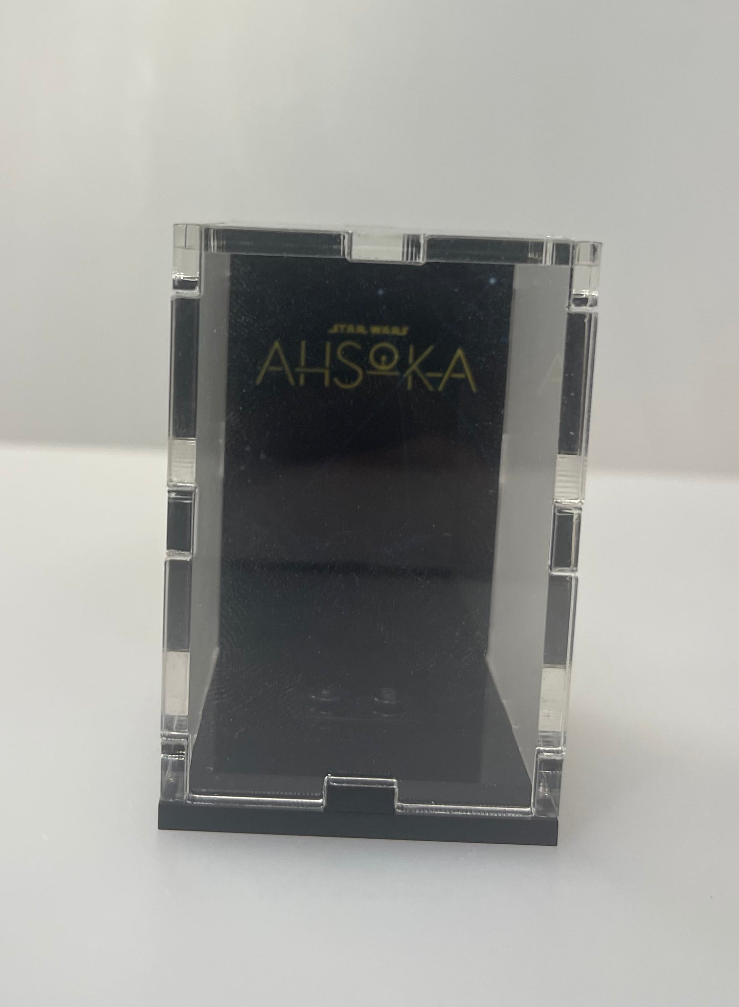 Minifigure Acrylic Display Case - With Backdrop Image