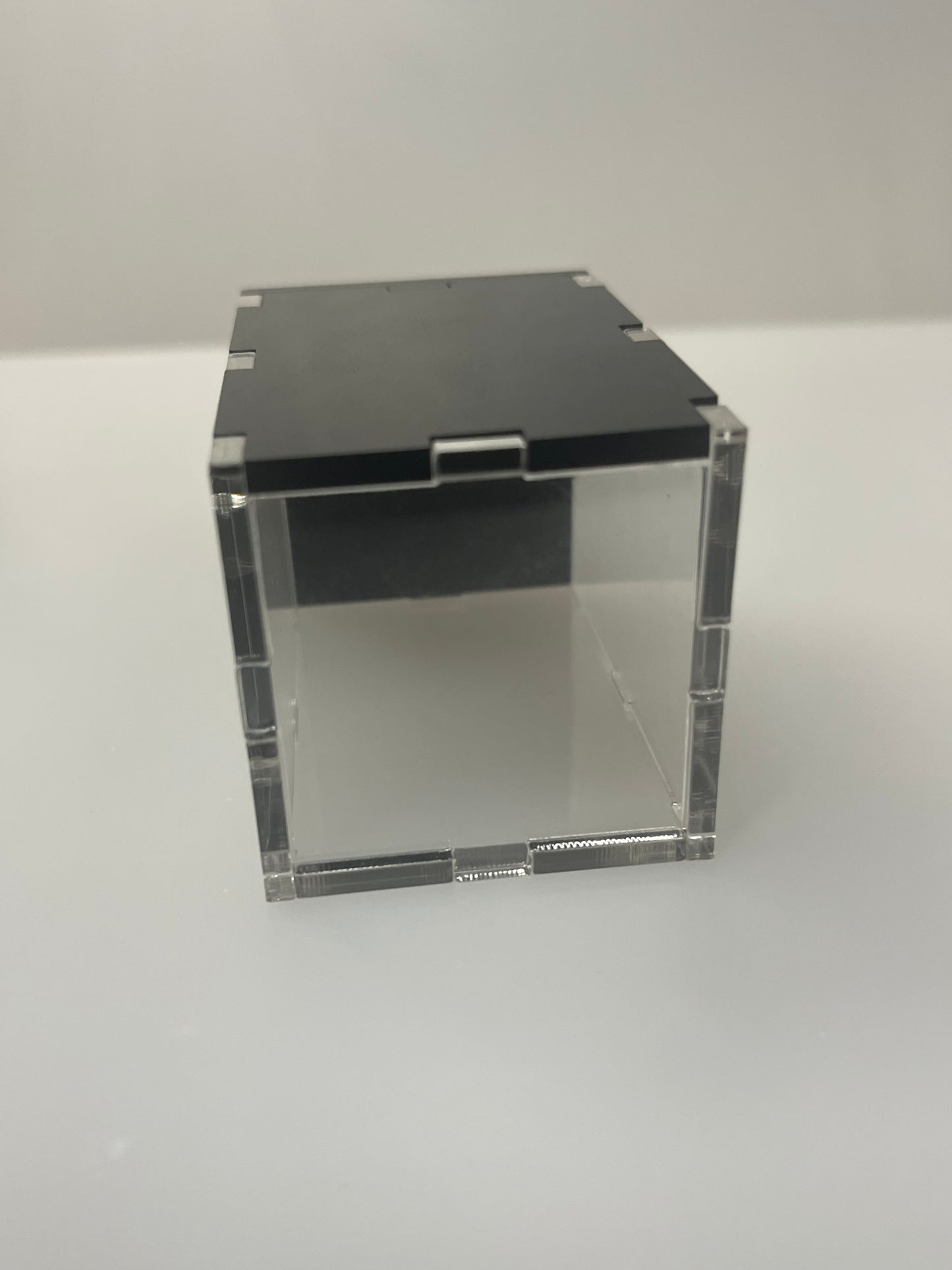 Minifigure Acrylic Display Case - With Backdrop Image