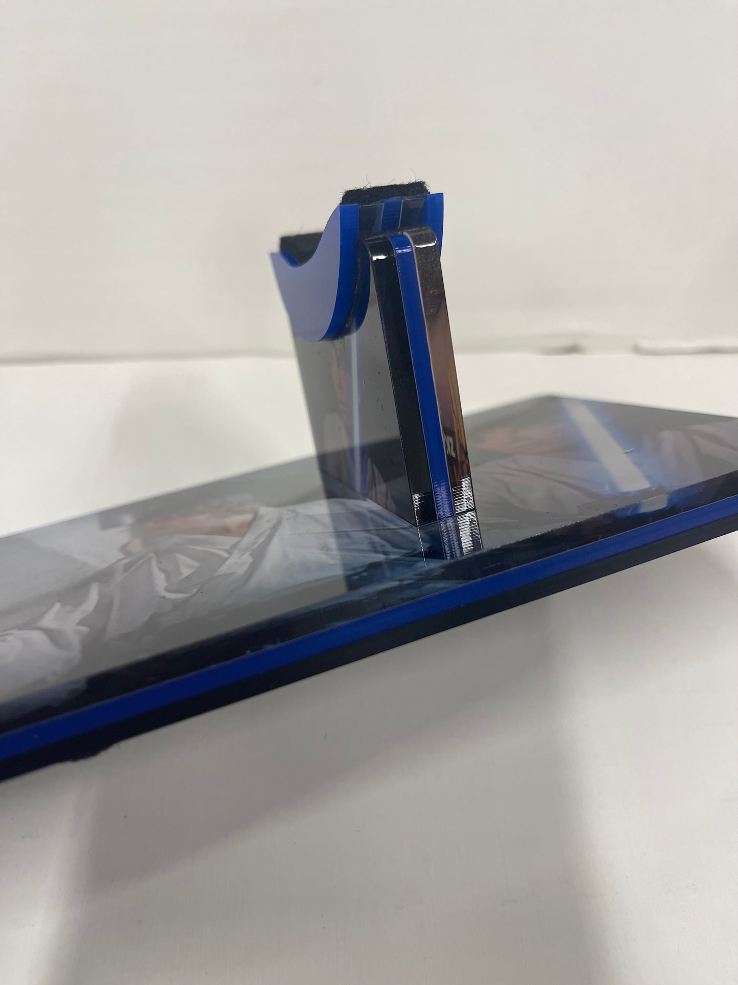 STAR WARS IMAGE LIGHTSABER STAND - LUKE SKYWALKER V1